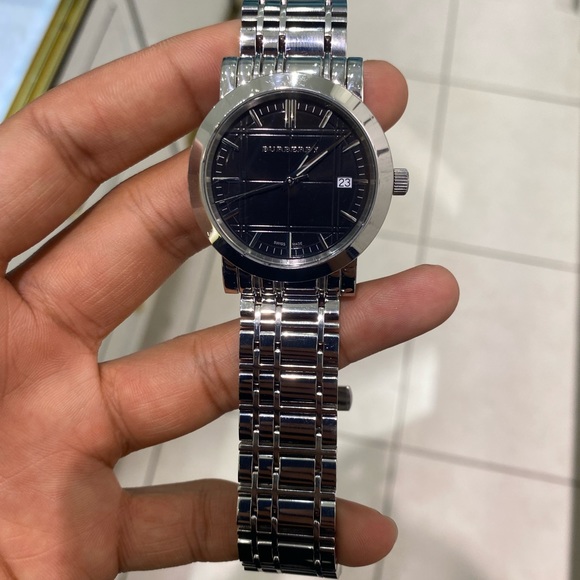 Burberry women’s watch black silver - Picture 5 of 7